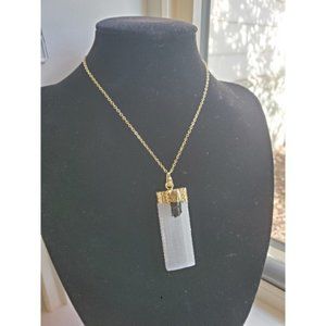 Selenite Gorgeous Necklace NWOT